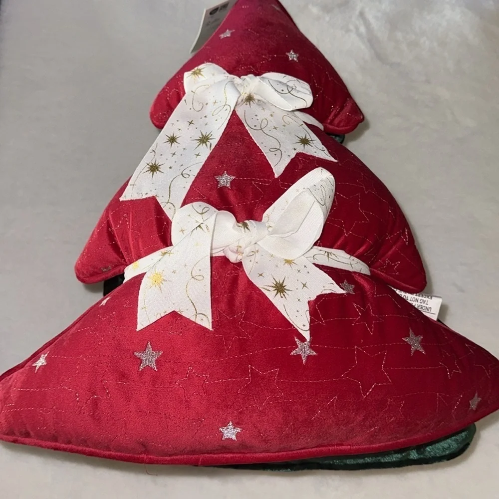 Cynthia Rowley Set of Three velvet Christmas tree Pillows 🎄🎄🎄